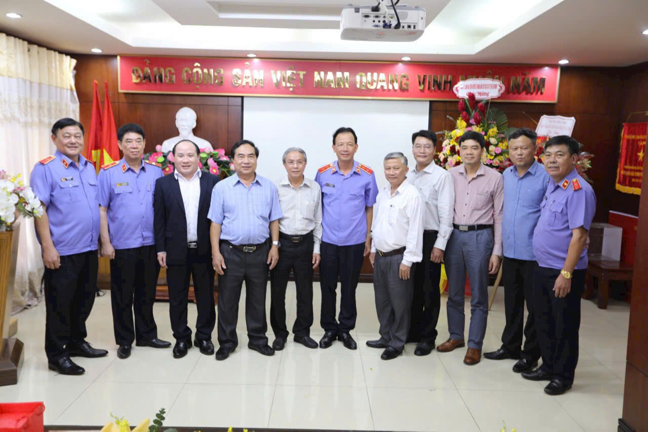 Ông Phạm Đình Vương, Phó Chủ tịch Trung ương Hội Giáo dục chăm sóc sức khỏe cộng đồng Việt Nam, Giám đốc Trung tâm UNESCO Văn hóa Thông tin Truyền thông, vinh dự được Viện Kiểm sát nhân dân cấp cao 3 vinh danh, khen thưởng vì những đóng góp trong hoạt động đồng hành truyền thông.